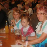 Endlich im Festzelt.