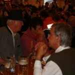 Endlich im Festzelt.